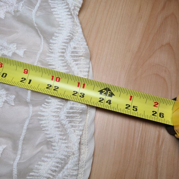 ASTR White Crochet Blouse Women Size Large - Picture 4 of 5